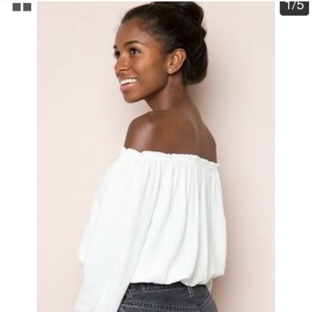 Brandy Melville White Off the Shoulder Crop Top - Picture 2 of 6